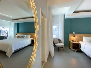 Marseilles Hotel Suite Hot Tub King